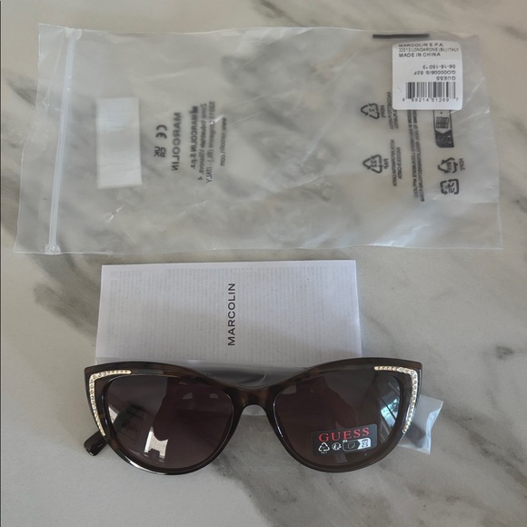 New Guess tortoiseshell sunglasses - Picture 3 of 3
